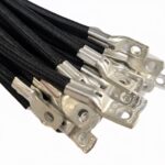 Expanderkabel mit Quetschkabelschuhen und Metallösen